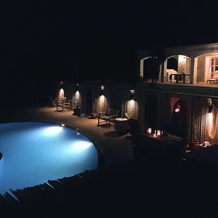 Buddha Apartment *